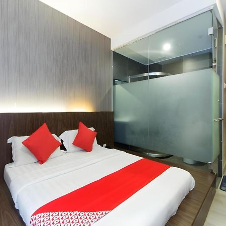Super Oyo 340 Comfort Hotel Kampong Batu Belah Eksteriør billede