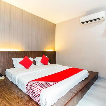 Super Oyo 340 Comfort Hotel Kampong Batu Belah Eksteriør billede