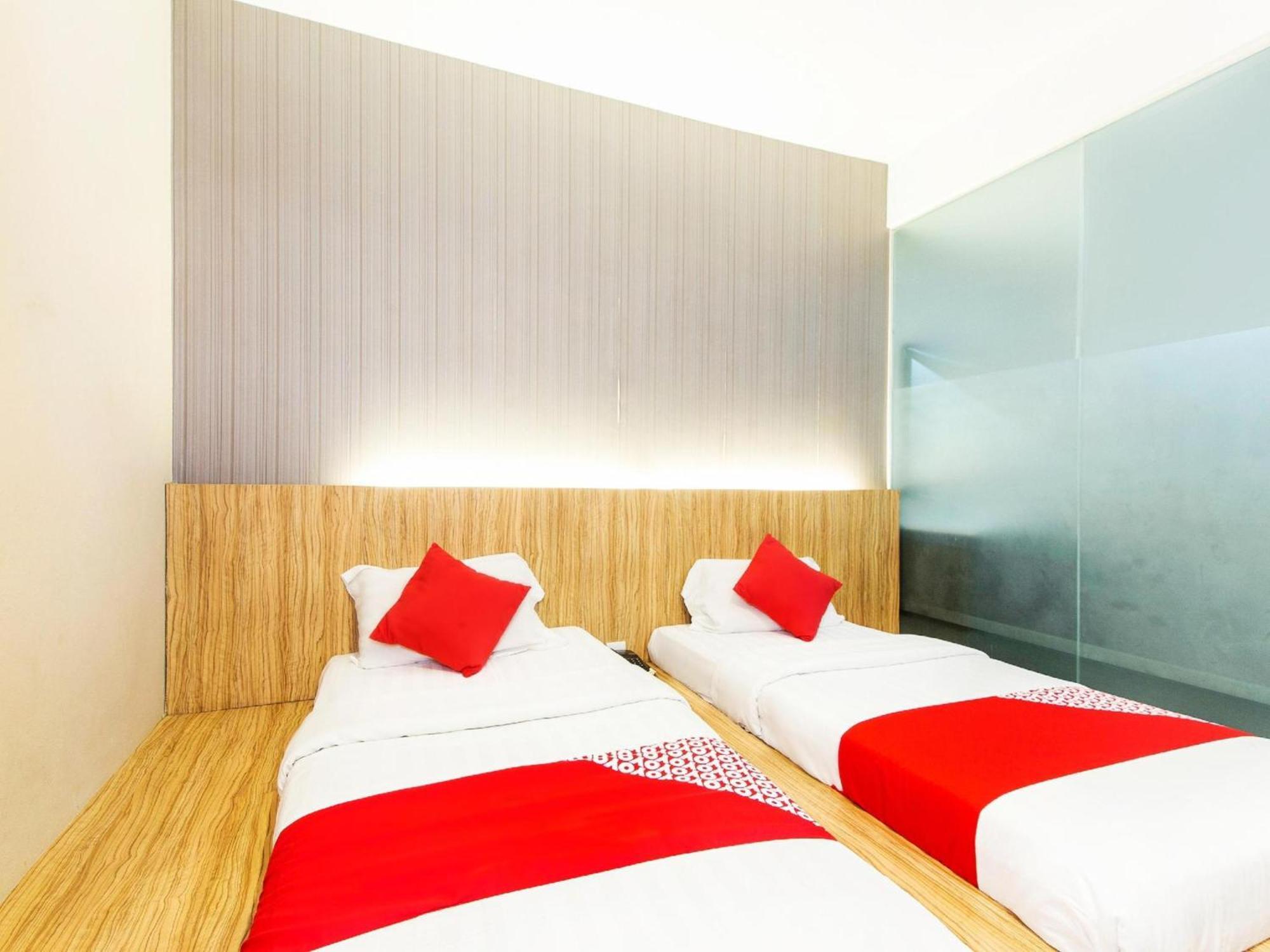 Super Oyo 340 Comfort Hotel Kampong Batu Belah Eksteriør billede
