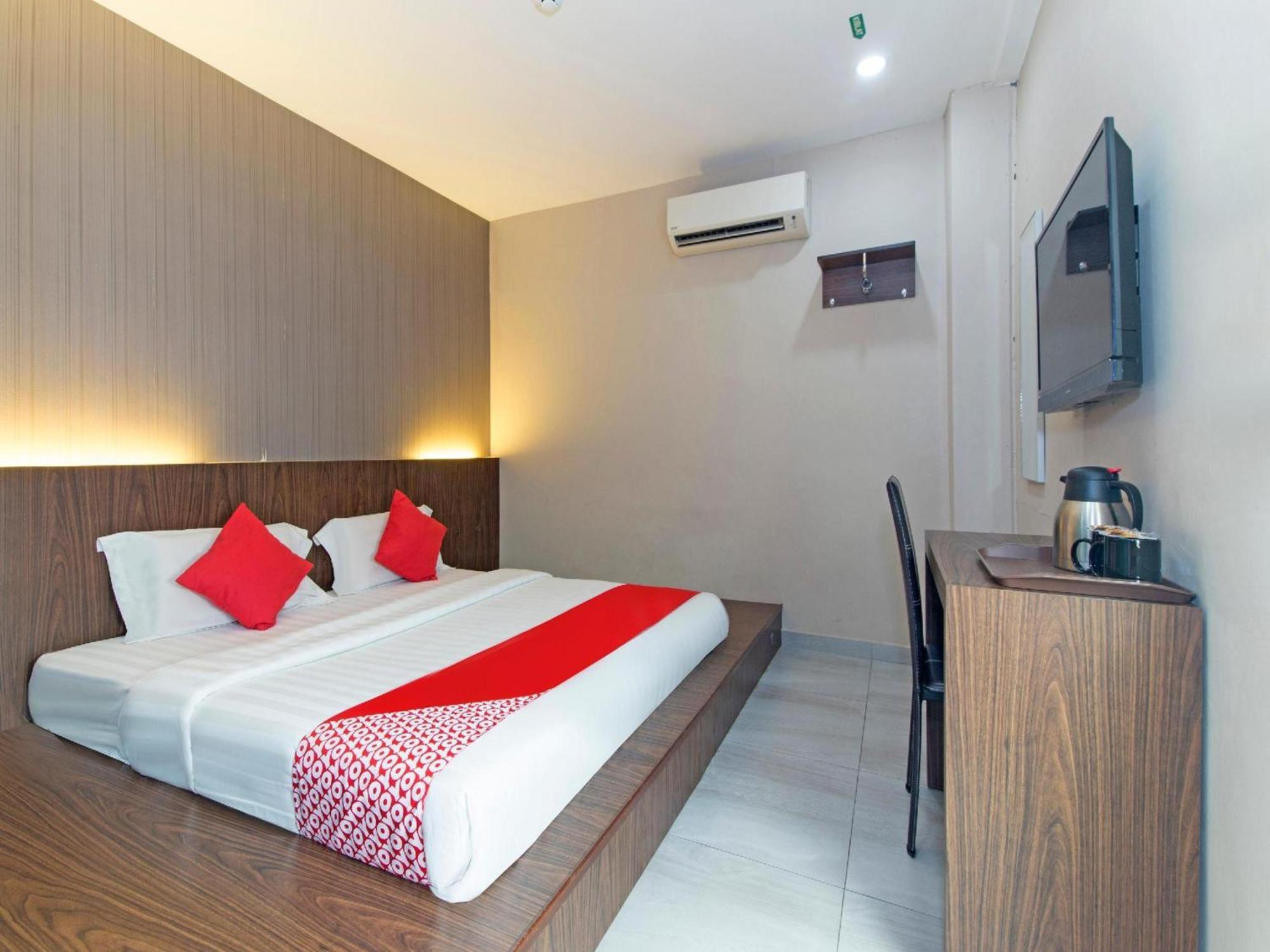 Super Oyo 340 Comfort Hotel Kampong Batu Belah Eksteriør billede