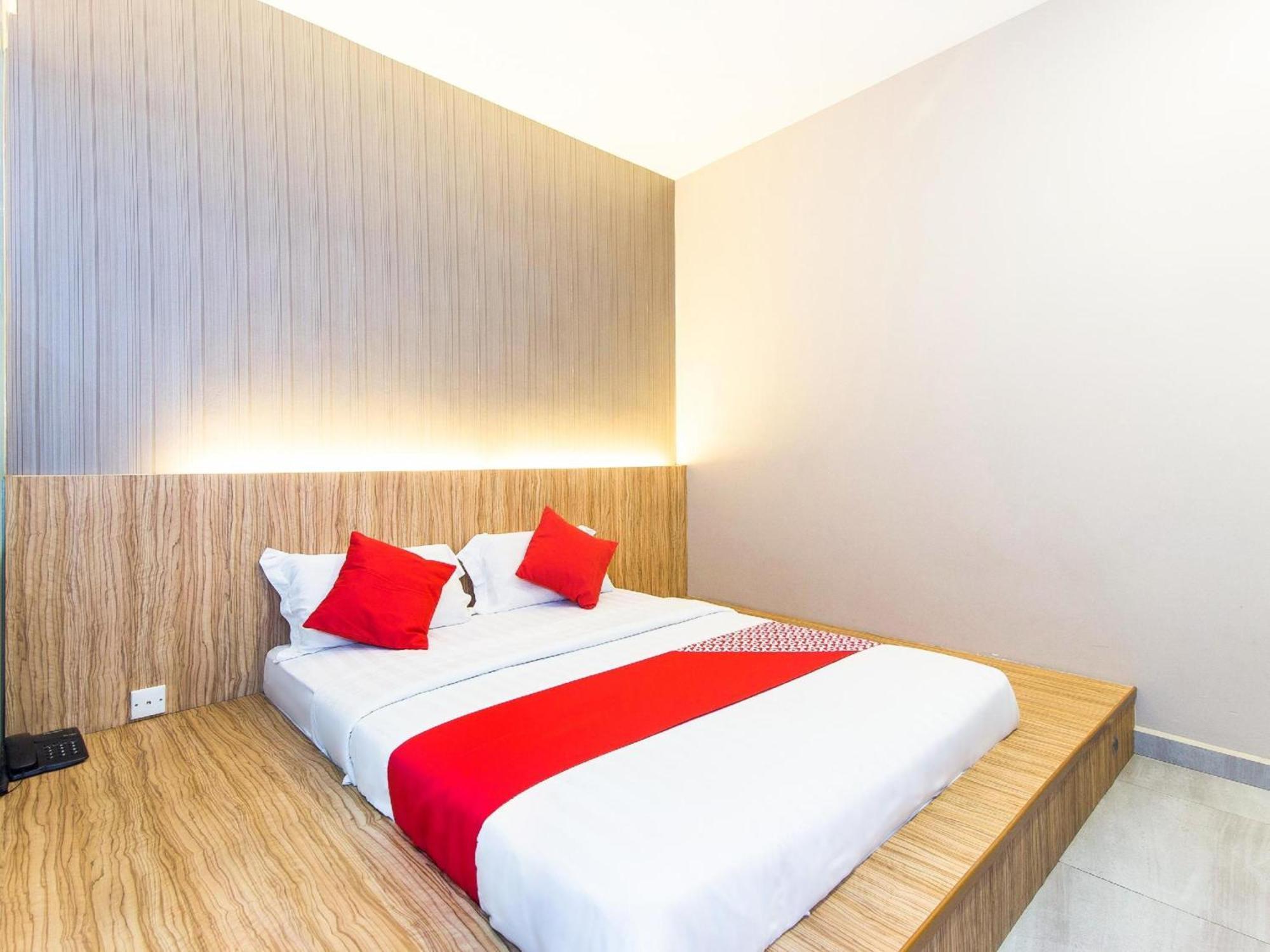 Super Oyo 340 Comfort Hotel Kampong Batu Belah Eksteriør billede