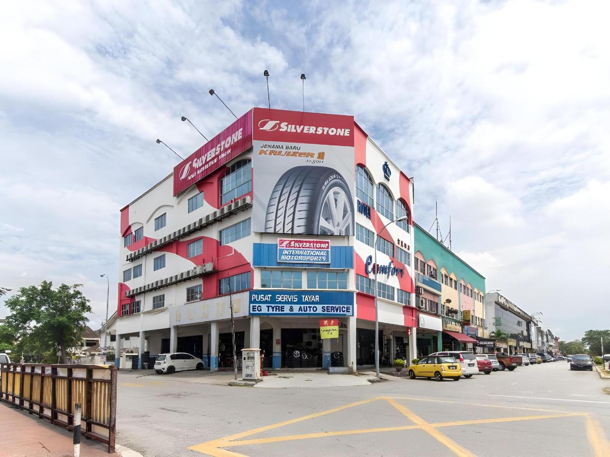 Super Oyo 340 Comfort Hotel Kampong Batu Belah Eksteriør billede