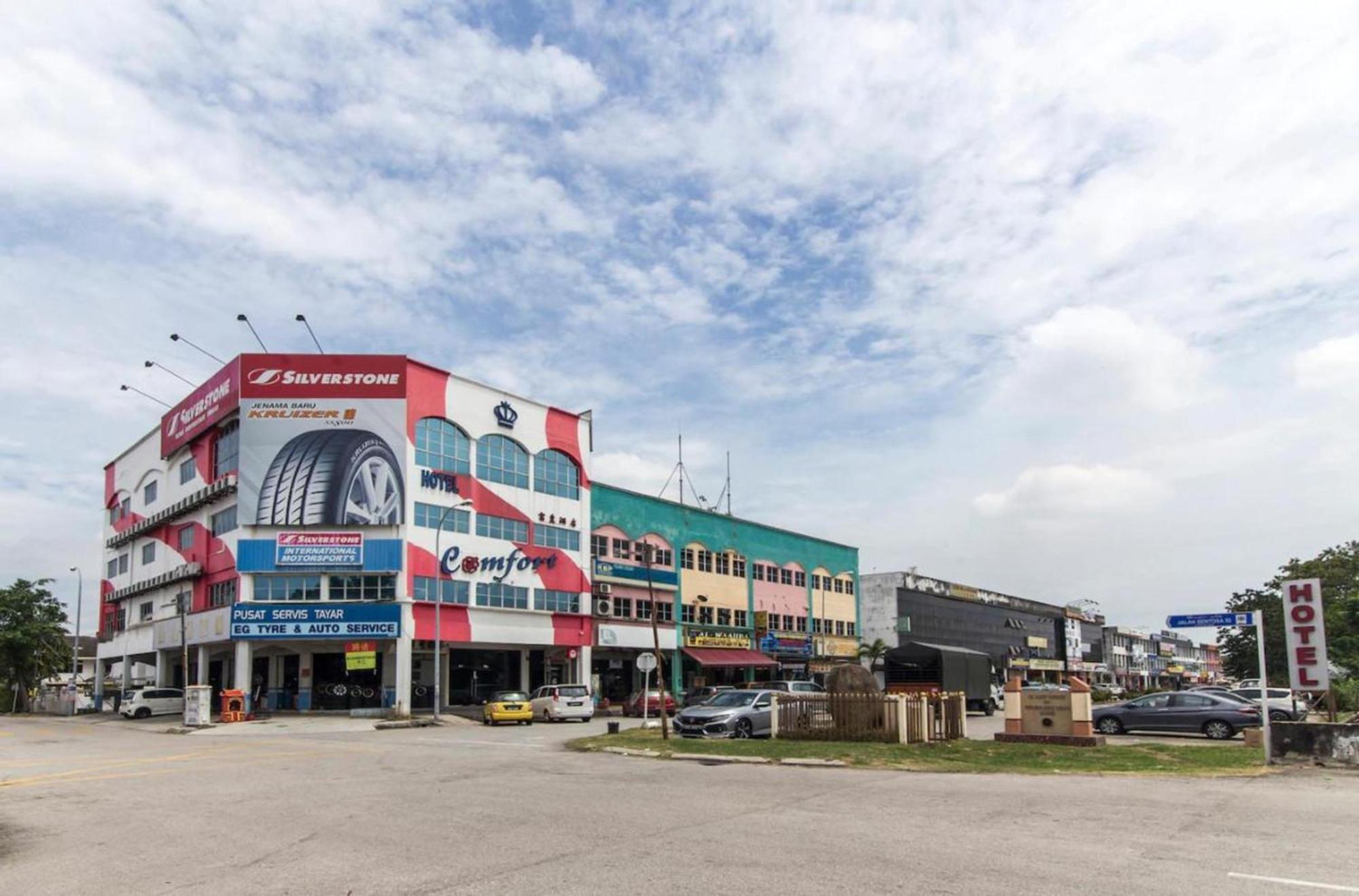Super Oyo 340 Comfort Hotel Kampong Batu Belah Eksteriør billede